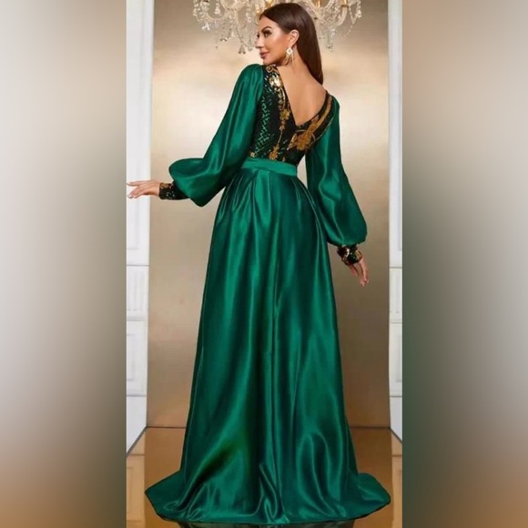 Jane Chic Designs Sequin Cape Dress - Picture 2 of 6